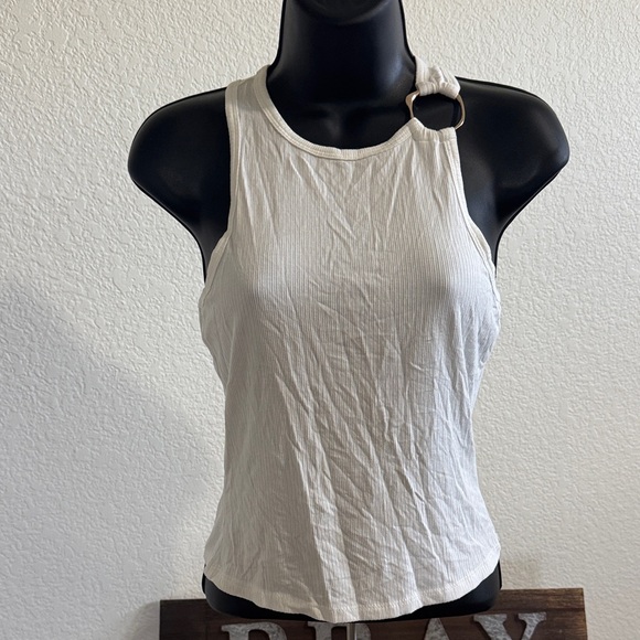 Bailey 44 White Ribbed Sleeveless Top with Ring Accent - Size Small - Picture 1 of 6